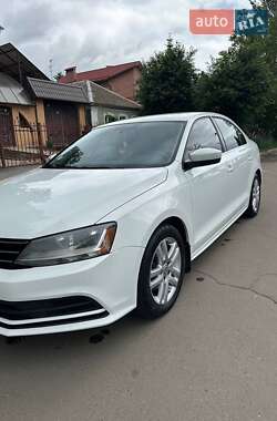 Седан Volkswagen Jetta 2017 в 