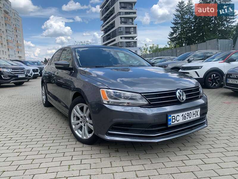 Седан Volkswagen Jetta 2015 в 
