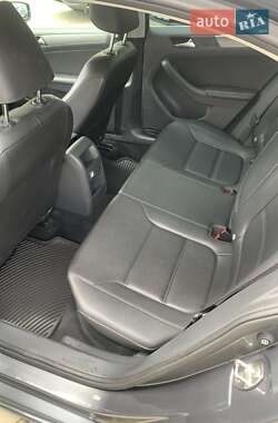 Седан Volkswagen Jetta 2015 в 