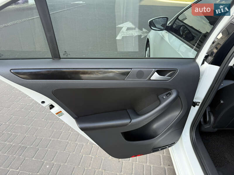 Седан Volkswagen Jetta 2015 в Одессе