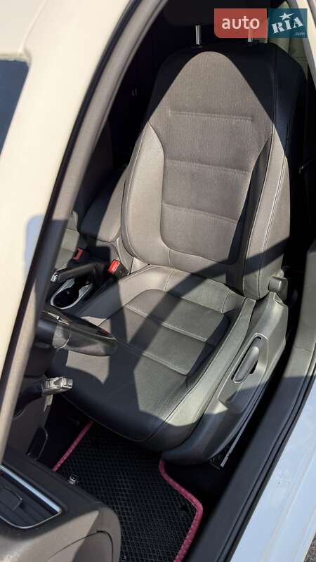 Седан Volkswagen Jetta 2012 в Черкасах