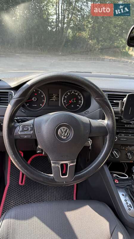 Седан Volkswagen Jetta 2012 в Черкасах