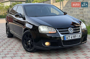 Седан Volkswagen Jetta 2005 в Хусте