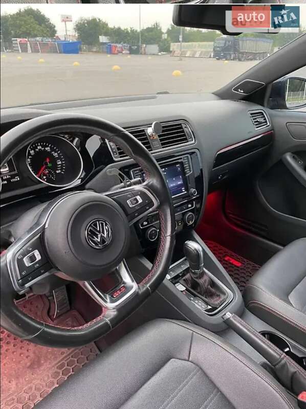 Седан Volkswagen Jetta 2016 в Киеве