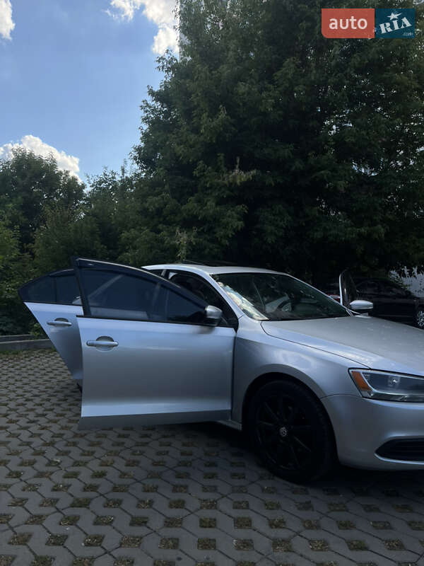 Седан Volkswagen Jetta 2010 в Борисполі