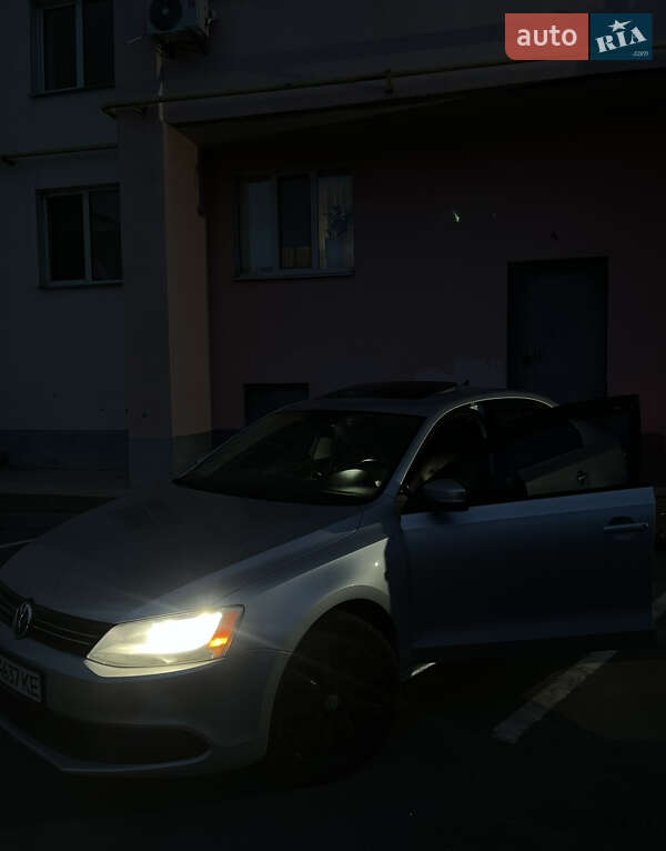 Седан Volkswagen Jetta 2010 в Борисполі