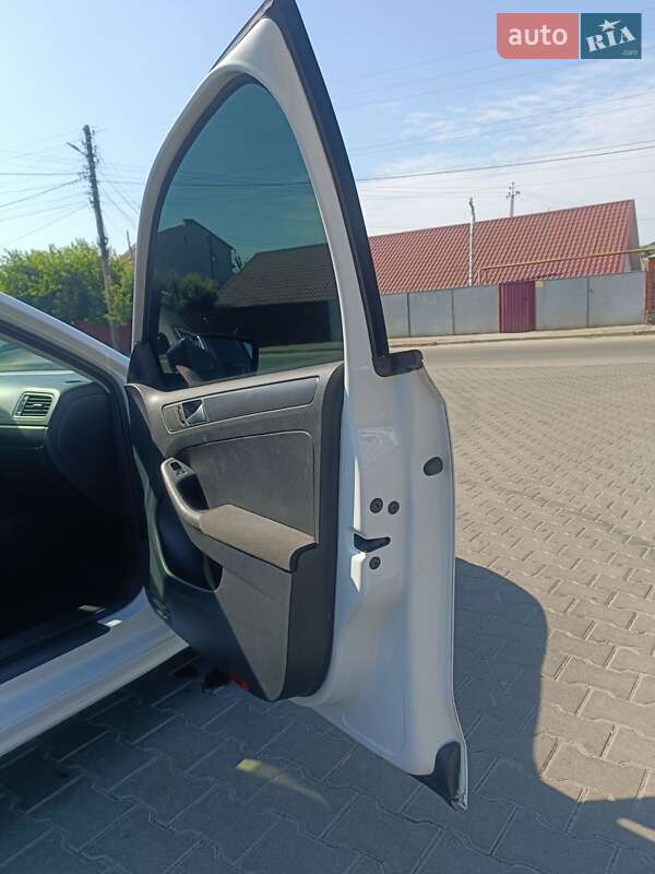 Седан Volkswagen Jetta 2012 в Василькове