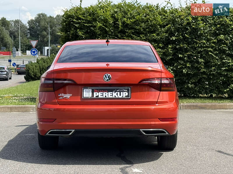 Седан Volkswagen Jetta 2018 в Киеве