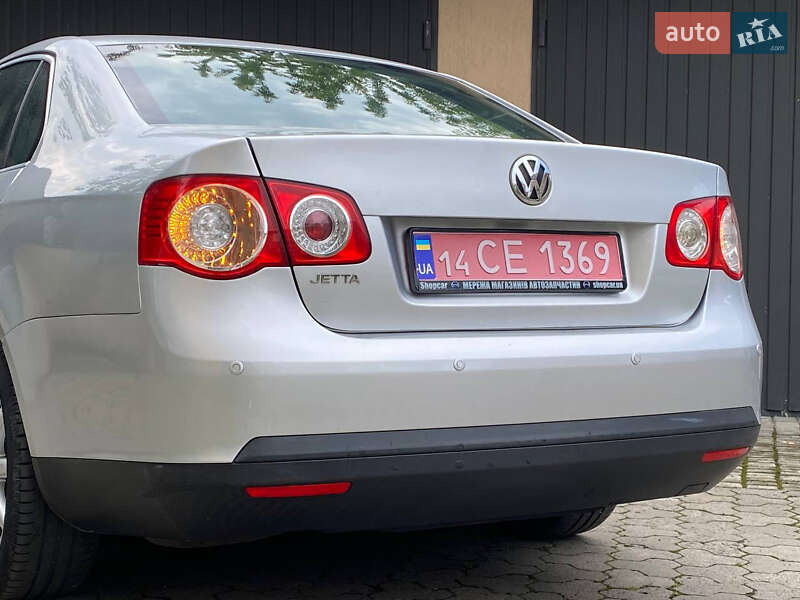 Седан Volkswagen Jetta 2007 в Самборе