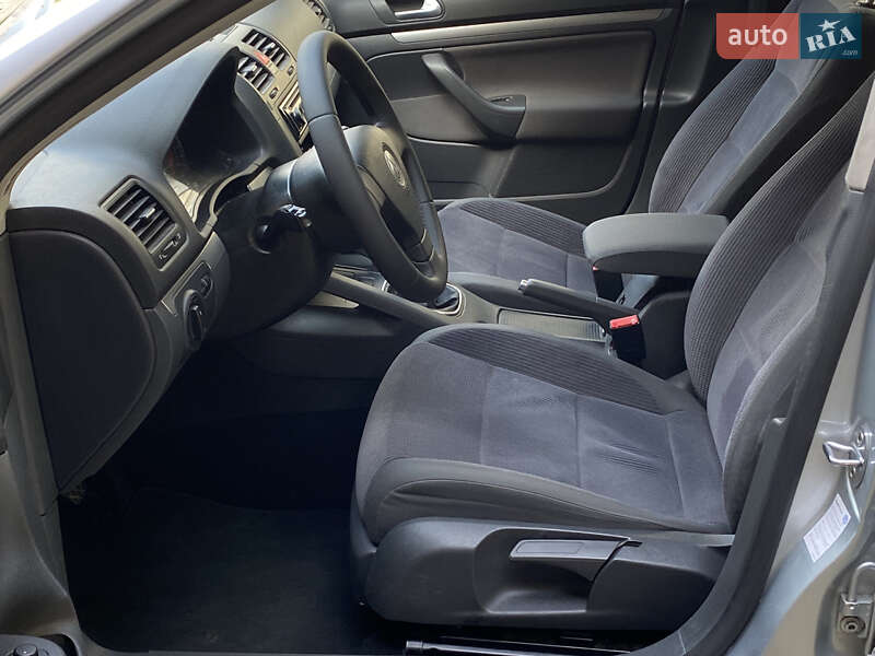 Седан Volkswagen Jetta 2007 в Самборе