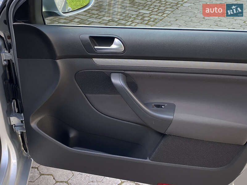 Седан Volkswagen Jetta 2007 в Самборе