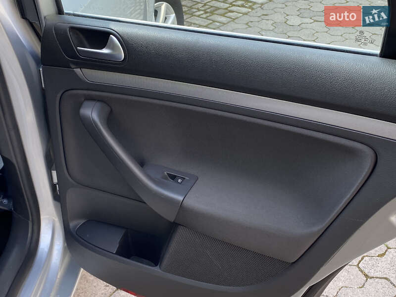 Седан Volkswagen Jetta 2007 в Самборе