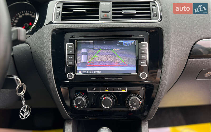 Седан Volkswagen Jetta 2014 в Львове