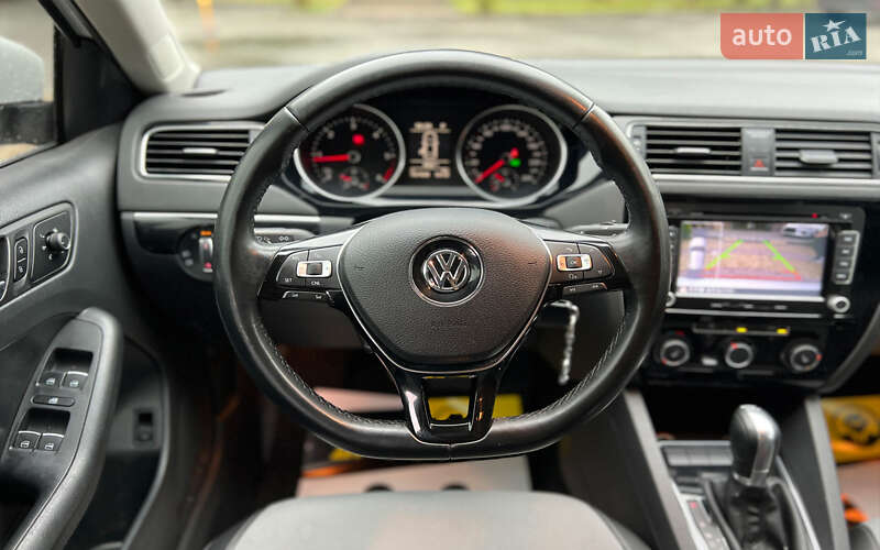 Седан Volkswagen Jetta 2014 в Львове