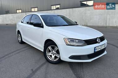 Седан Volkswagen Jetta 2013 в 