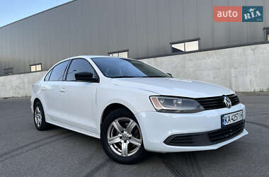 Седан Volkswagen Jetta 2013 в 