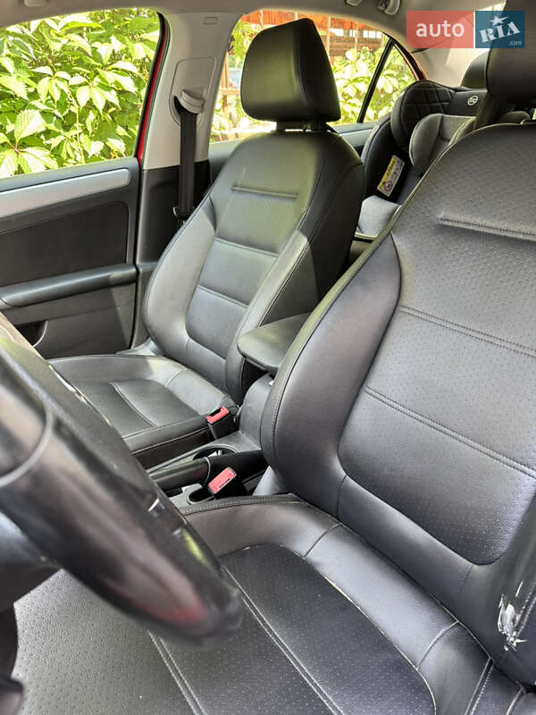 Седан Volkswagen Jetta 2013 в Ирпене