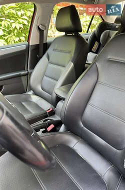 Седан Volkswagen Jetta 2013 в 