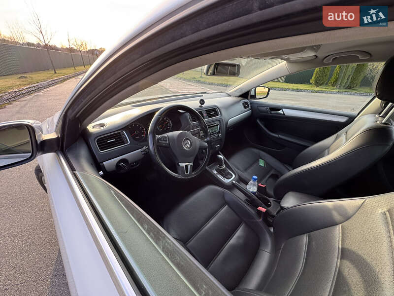Седан Volkswagen Jetta 2014 в Киеве
