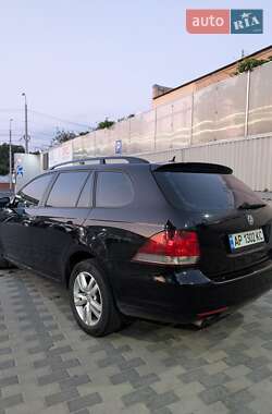 Седан Volkswagen Jetta 2012 в 