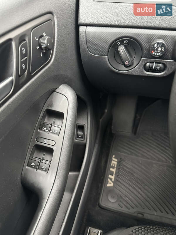 Седан Volkswagen Jetta 2013 в Киеве