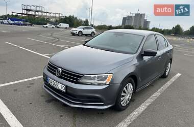 Седан Volkswagen Jetta 2015 в 