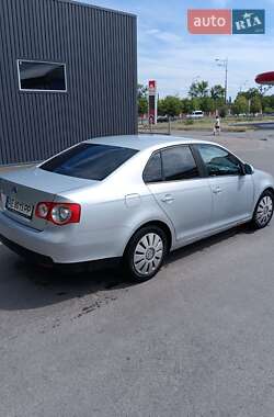 Седан Volkswagen Jetta 2006 в Днепре