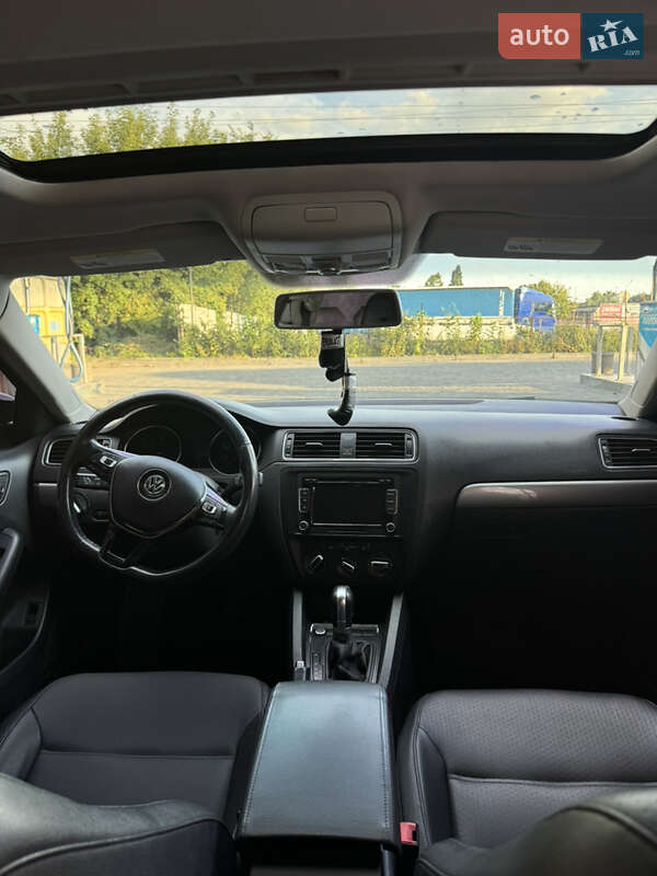 Седан Volkswagen Jetta 2014 в Днепре