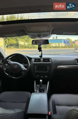 Седан Volkswagen Jetta 2014 в 