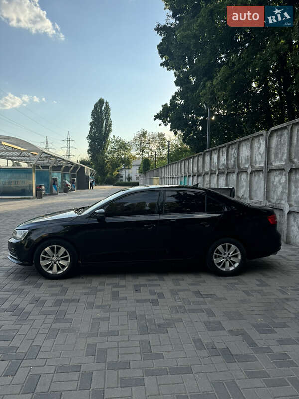 Седан Volkswagen Jetta 2014 в Днепре