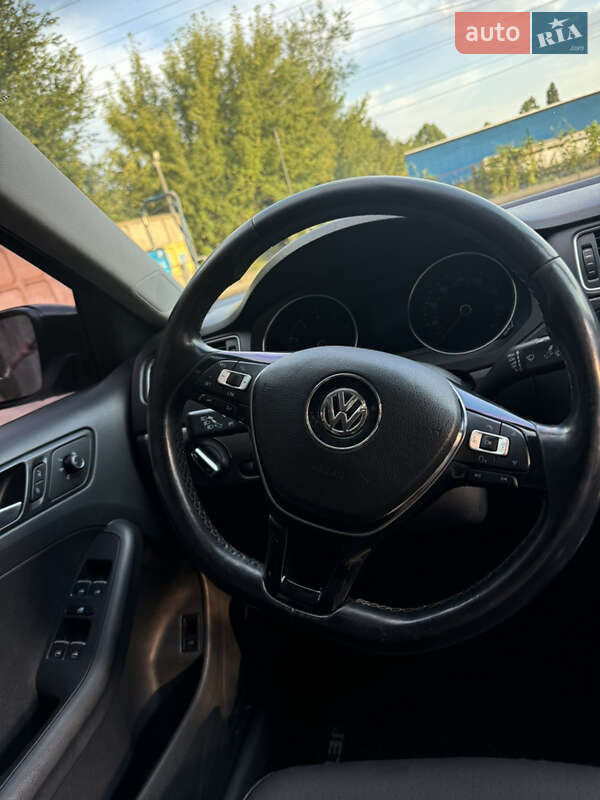 Седан Volkswagen Jetta 2014 в Днепре