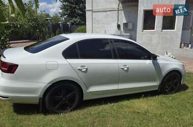 Седан Volkswagen Jetta 2016 в 