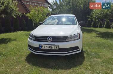 Седан Volkswagen Jetta 2016 в 