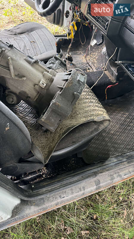 Седан Volkswagen Jetta 1988 в Радехові