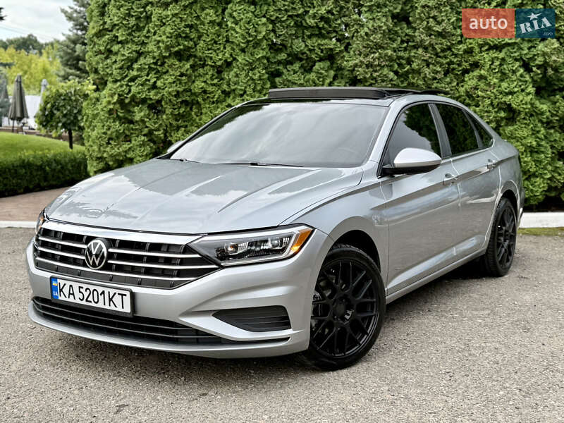 Седан Volkswagen Jetta 2019 в Киеве