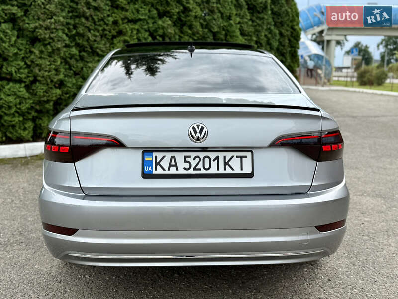 Седан Volkswagen Jetta 2019 в Киеве