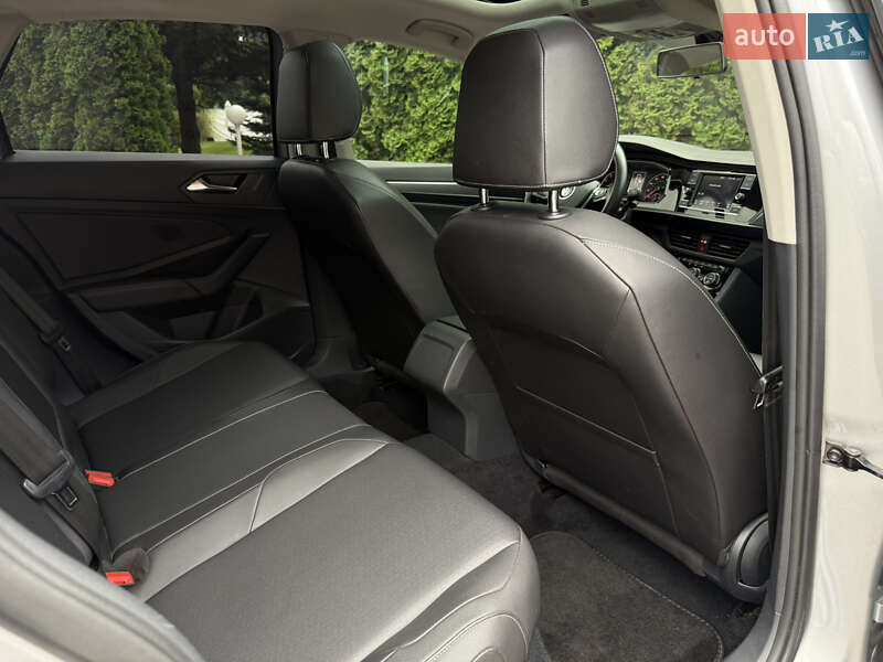 Седан Volkswagen Jetta 2019 в Киеве