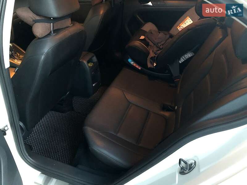 Седан Volkswagen Jetta 2012 в Виннице