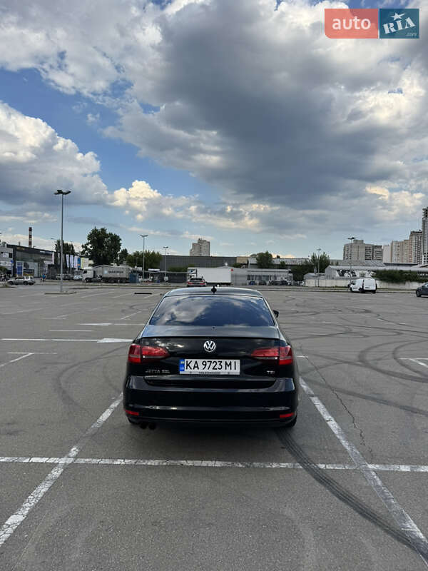 Седан Volkswagen Jetta 2015 в Киеве