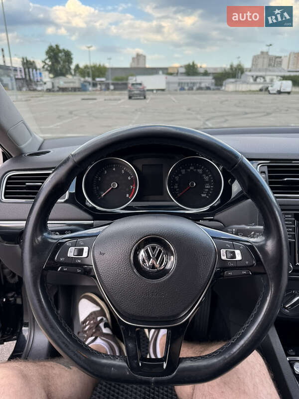 Седан Volkswagen Jetta 2015 в Киеве