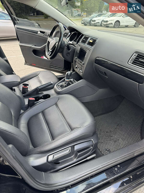 Седан Volkswagen Jetta 2015 в Киеве