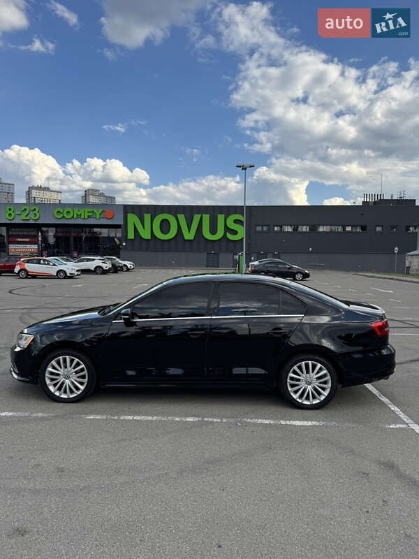 Седан Volkswagen Jetta 2015 в Киеве