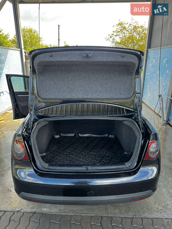 Седан Volkswagen Jetta 2009 в Софіївській Борщагівці