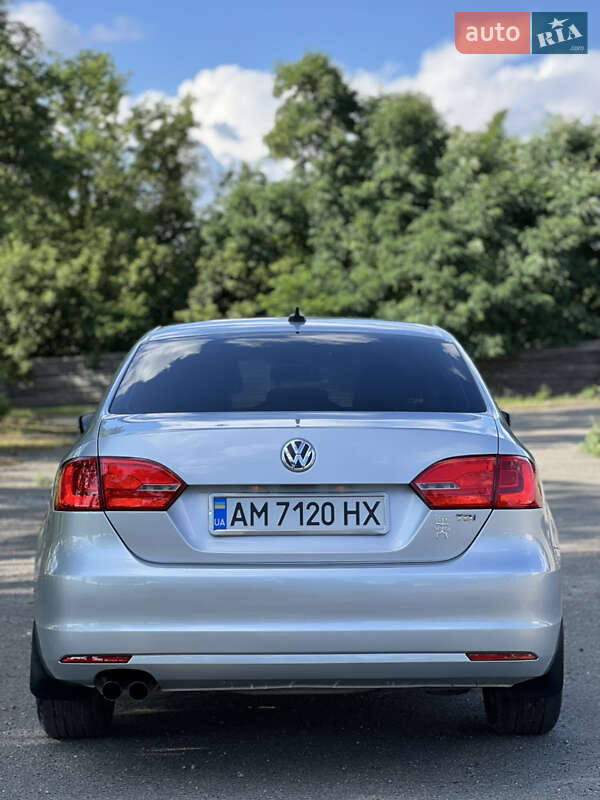 Седан Volkswagen Jetta 2012 в Киеве