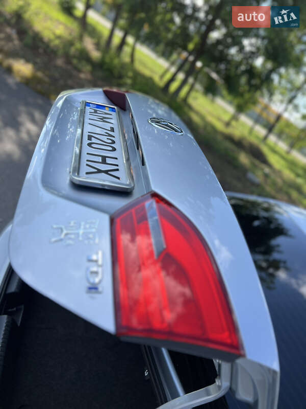 Седан Volkswagen Jetta 2012 в Киеве