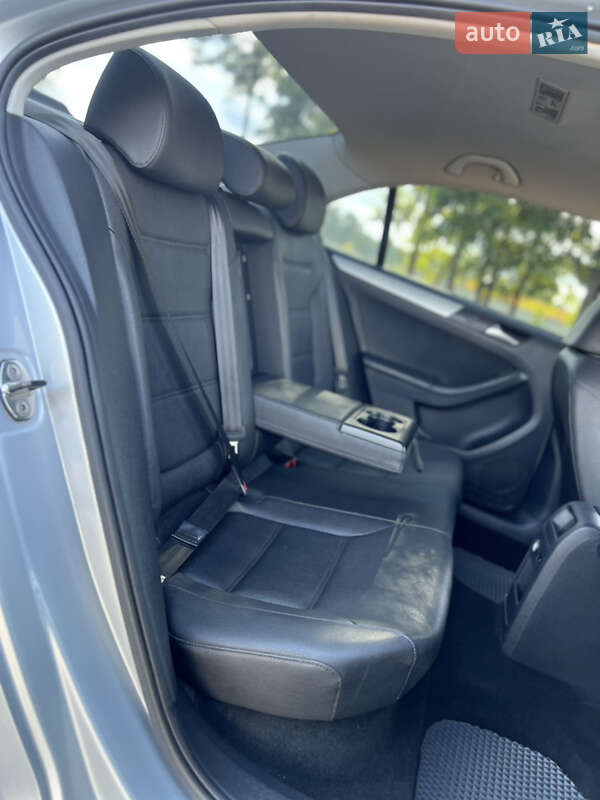 Седан Volkswagen Jetta 2012 в Киеве