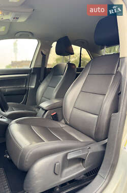 Седан Volkswagen Jetta 2010 в 