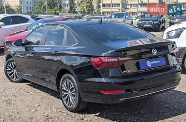 Седан Volkswagen Jetta 2019 в 