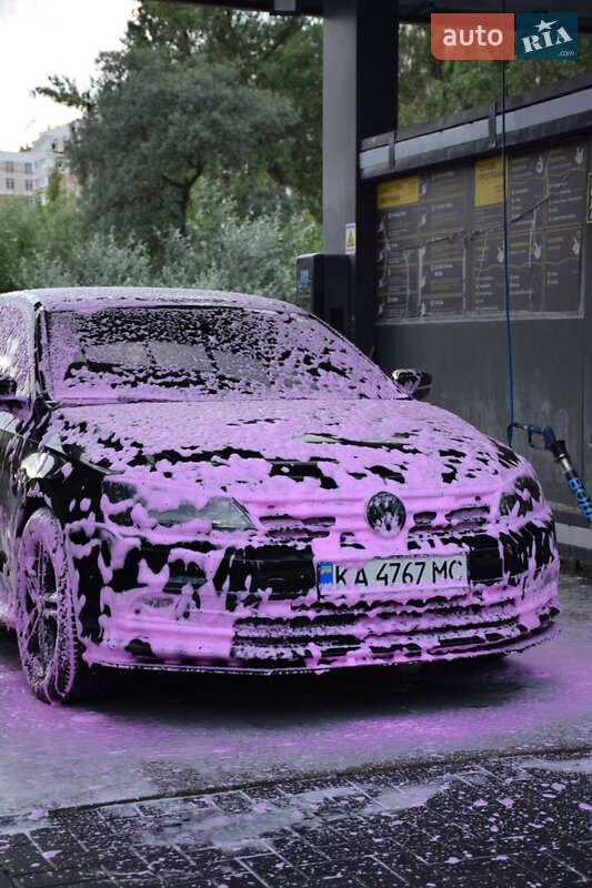 Седан Volkswagen Jetta 2016 в Киеве