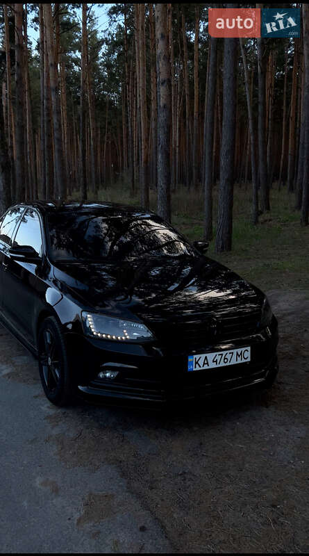 Седан Volkswagen Jetta 2016 в Киеве